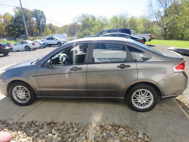Used 2010 Ford Focus SE FWD image 4