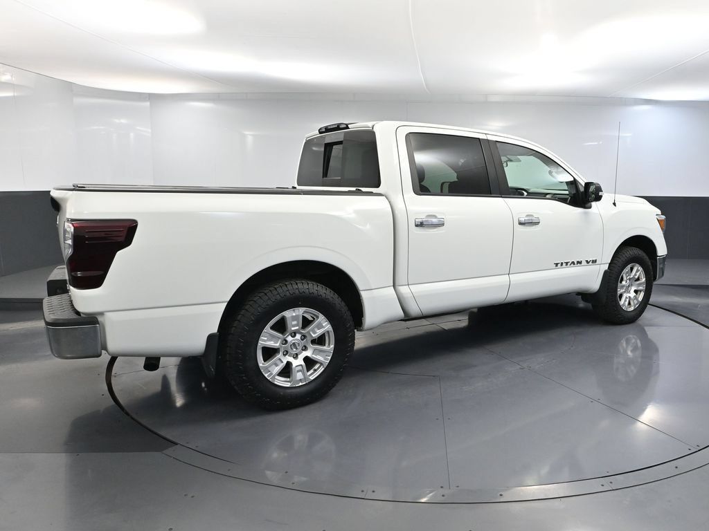 Used 2018 Nissan Titan SV AWD/4WD image 3