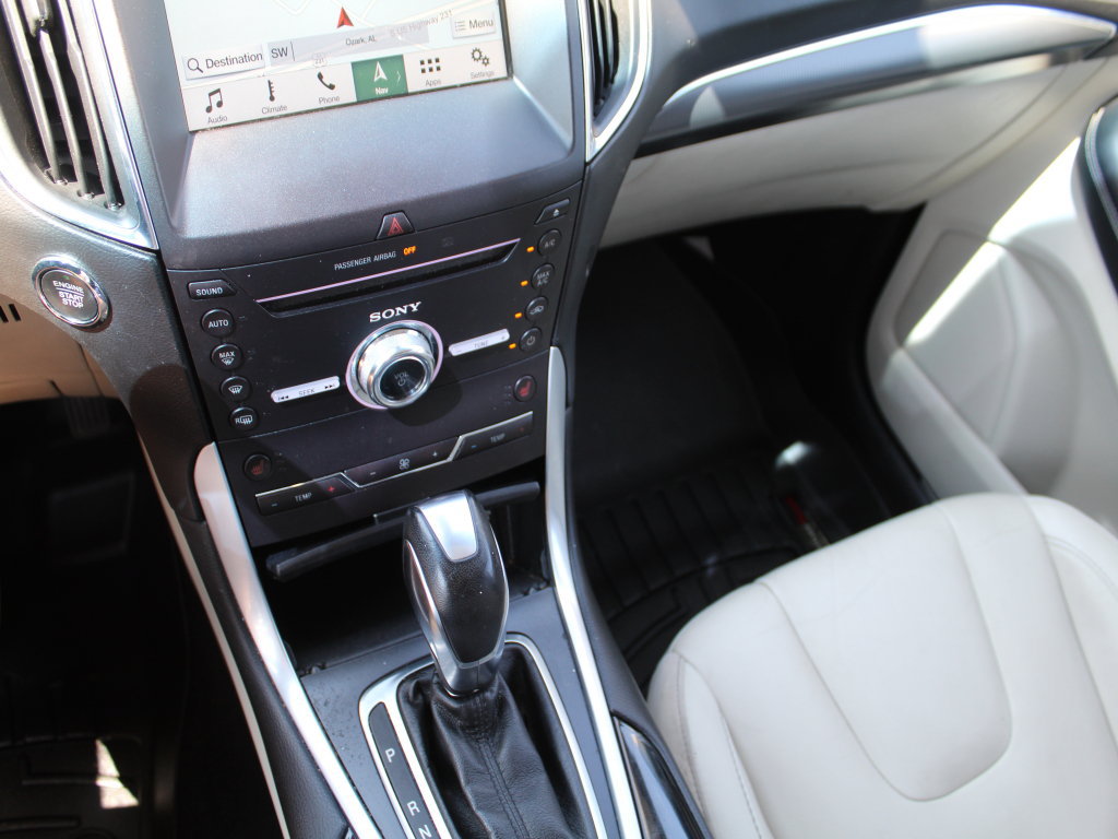 Used 2018 Ford Edge Titanium w/ Ford Safe & Smart Package FWD image 16