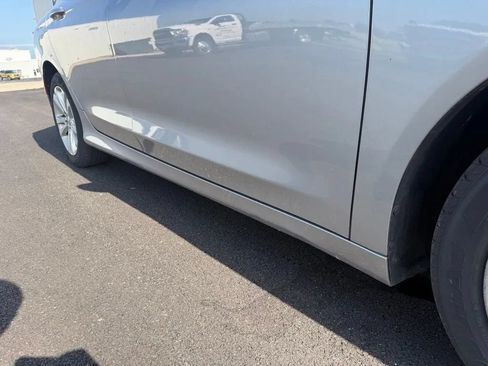 Used 2016 Chrysler 200 Limited FWD image 10
