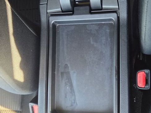 Used 2016 Toyota RAV4 LE AWD/4WD image 32