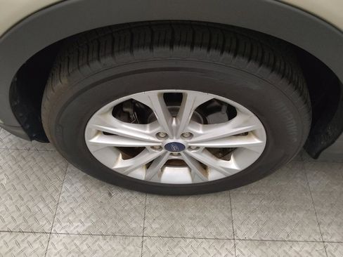 Used 2018 Ford Escape SE FWD image 31