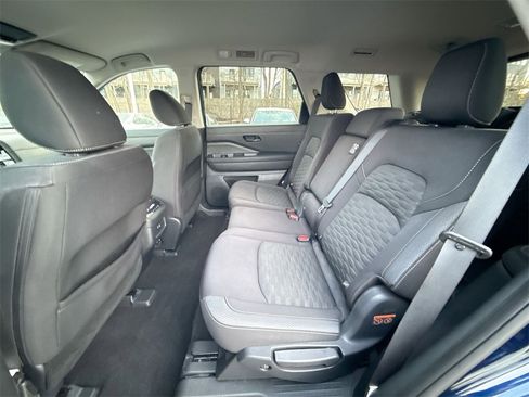 Used 2023 Nissan Pathfinder SV image 23