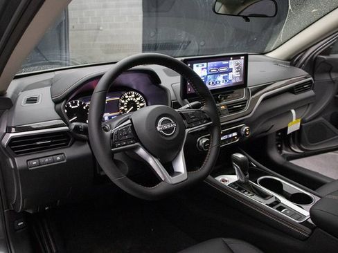 New 2025 Nissan Altima 2.5 SR w/ SR Premium Package image 24