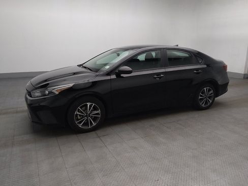 Used 2024 Kia Forte LXS FWD image 2