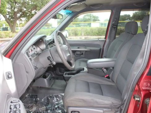Used 2001 Ford Explorer Sport Trac 4x4 image 9