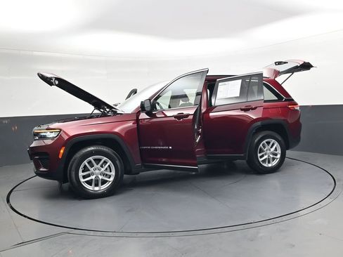 Used 2024 Jeep Grand Cherokee Laredo X w/ Trailer Tow Package image 44