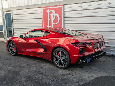 Used 2021 Chevrolet Corvette Stingray Premium Cpe w/ LPO, Roadside Safety Package RWD image 39