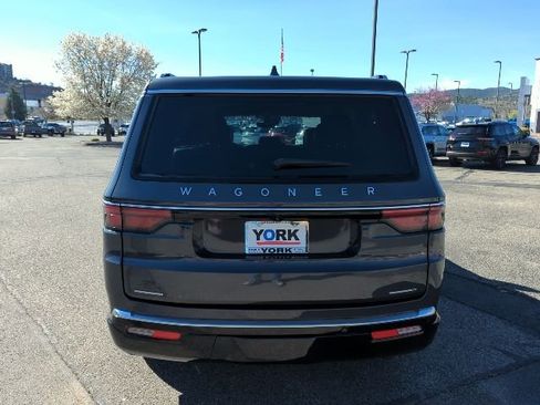 Certified 2023 Jeep Wagoneer Series III w/ Preferred Equipment Group AWD/4WD image 5