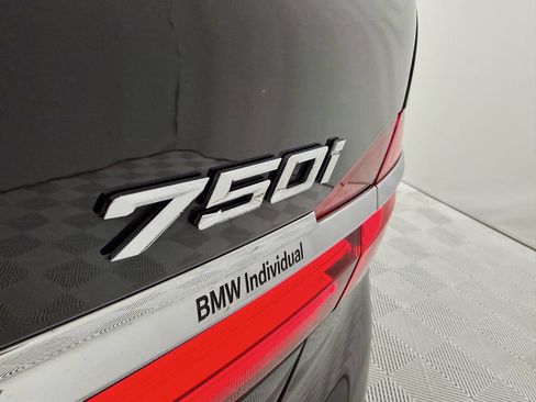 Used 2016 BMW 750i xDrive image 25
