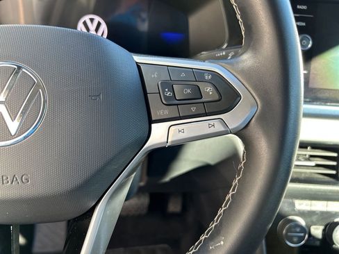 Used 2024 Volkswagen Taos SE image 20