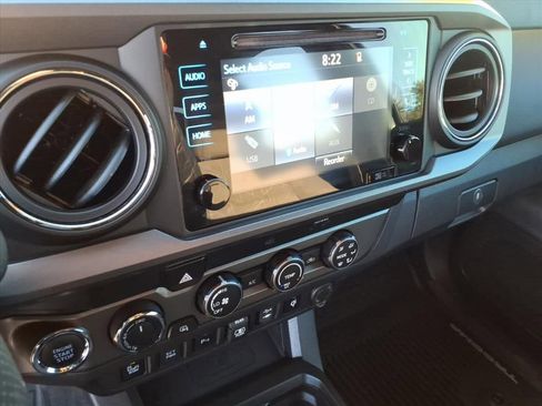 Used 2019 Toyota Tacoma TRD Off-Road image 31