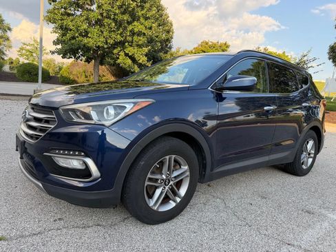 Used 2017 Hyundai Santa Fe Sport FWD image 2