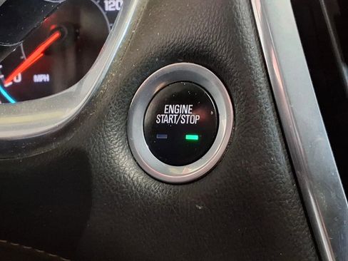 Used 2018 Chevrolet Traverse LT image 27