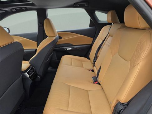 Certified 2025 Lexus RX 350 Premium w/ Accessory Package (Z1) image 21