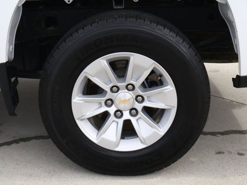 Used 2025 Chevrolet Silverado 1500 LT AWD/4WD image 9