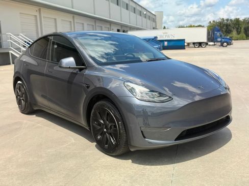 Used 2023 Tesla Model Y Long Range AWD/4WD image 4