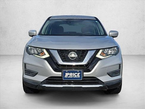 Used 2019 Nissan Rogue S FWD image 2
