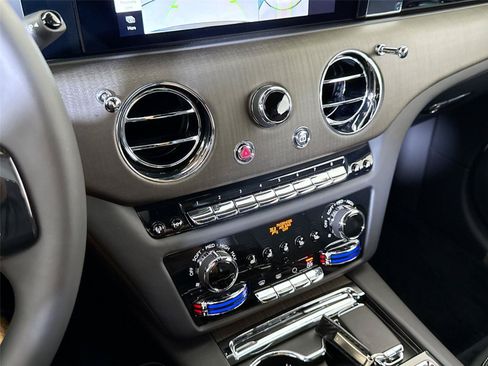 Used 2025 Rolls-Royce Spectre AWD/4WD image 21