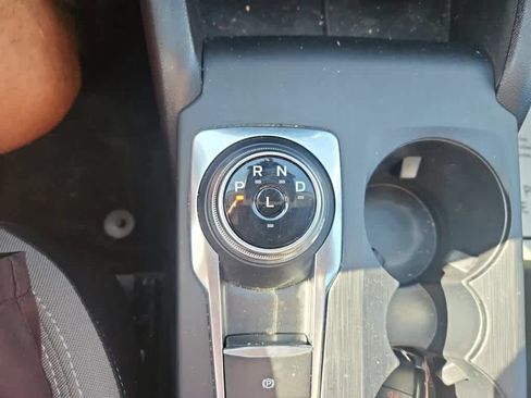 Used 2022 Ford Escape SE FWD image 18