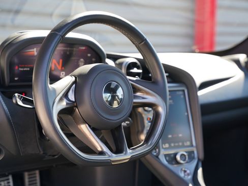 Used 2018 McLaren 720S Luxury image 13