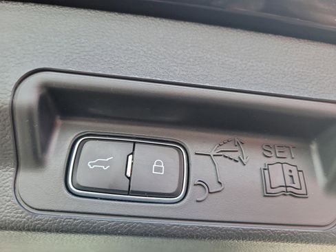 Used 2023 Ford Explorer XLT w/ Equipment Group 202A image 8