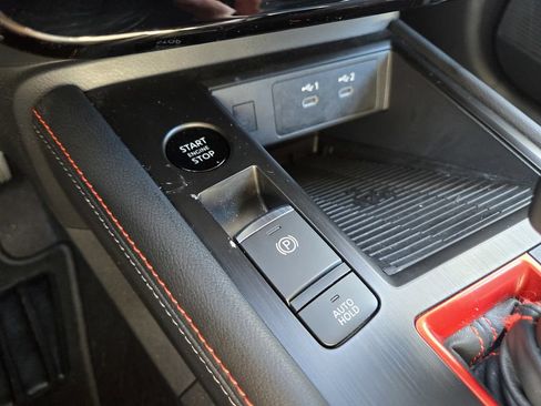 Certified 2025 Nissan Kicks SR FWD image 20