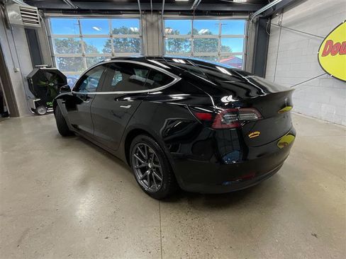 Used 2020 Tesla Model 3 Long Range AWD/4WD image 3