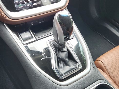 Used 2020 Subaru Outback Touring AWD/4WD image 15