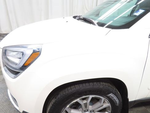 Used 2015 GMC Acadia SLT image 38