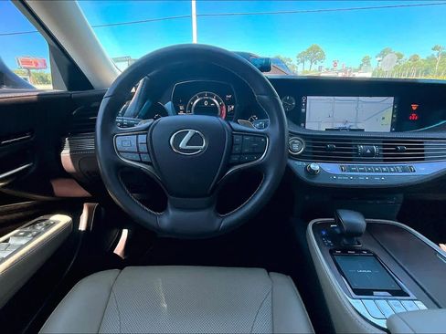 Used 2020 Lexus LS 500 w/ Accessory Package (Z2) RWD image 6