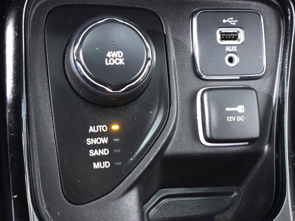 Used 2019 Jeep Compass Latitude AWD/4WD image 25