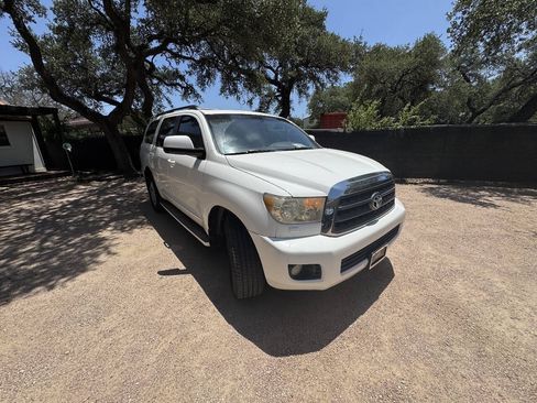 Used 2008 Toyota Sequoia SR5 w/ Leather Seat Pkg AWD/4WD image 5
