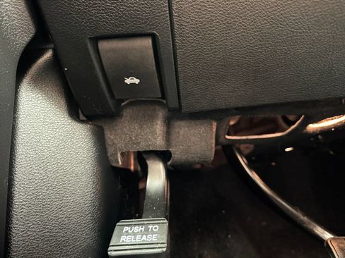 Certified 2022 Jeep Grand Cherokee Laredo X AWD/4WD image 29