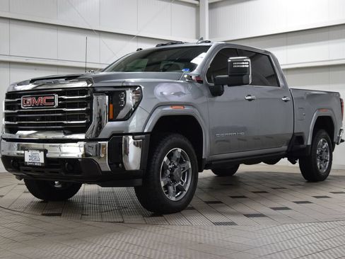 Used 2025 GMC Sierra 2500 SLT w/ SLT Premium Package AWD/4WD image 3