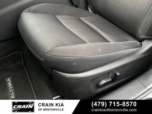 Used 2024 Nissan Altima 2.5 SV image 24