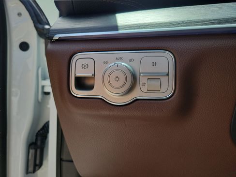 Used 2024 Mercedes-Benz GLS 450 4MATIC image 21