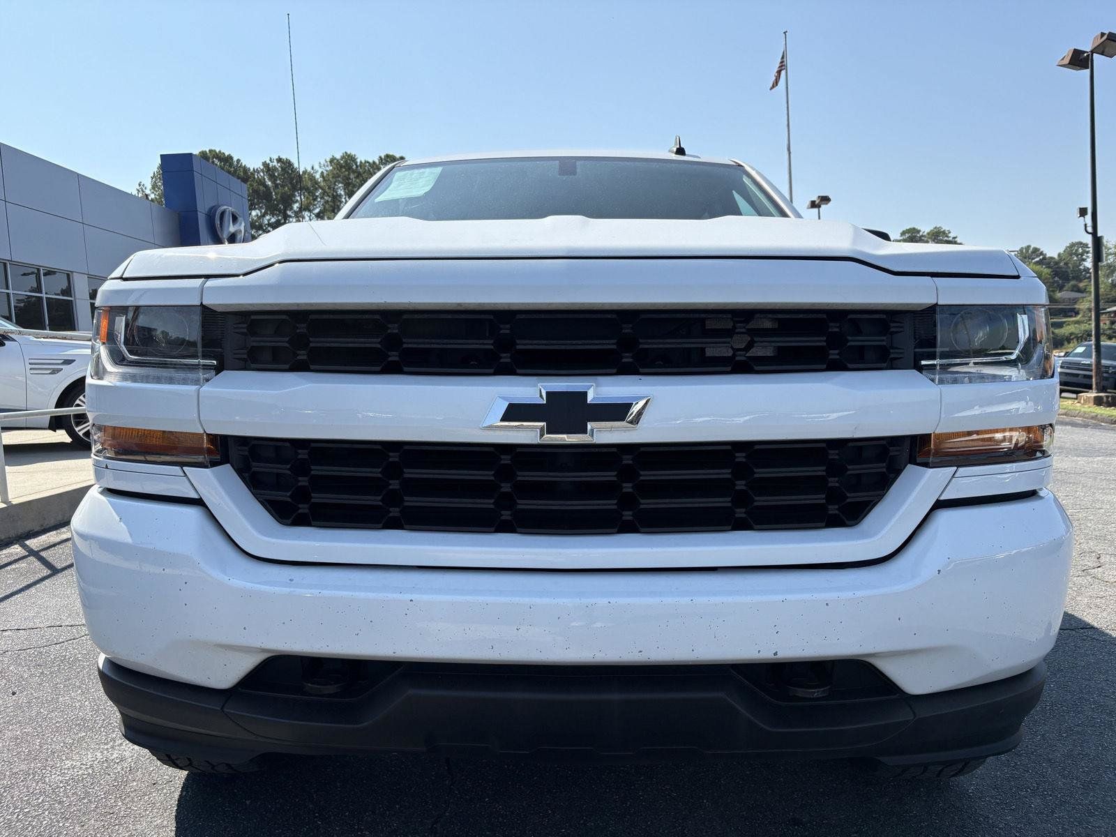 Used 2018 Chevrolet Silverado 1500 Custom w/ Custom Value Package RWD image 6
