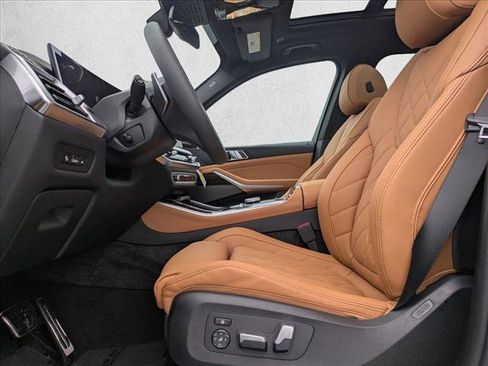New 2026 BMW X5 xDrive50e w/ M Sport Package image 4