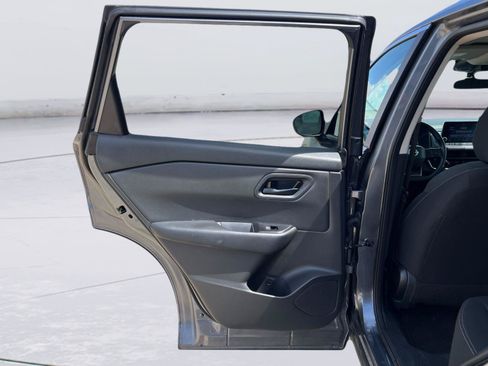 Used 2025 Nissan Rogue S FWD image 13