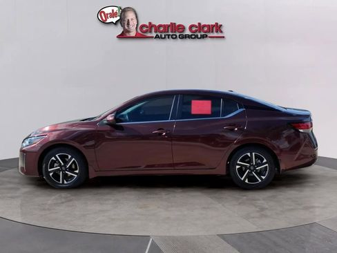 Used 2024 Nissan Sentra SV FWD image 2