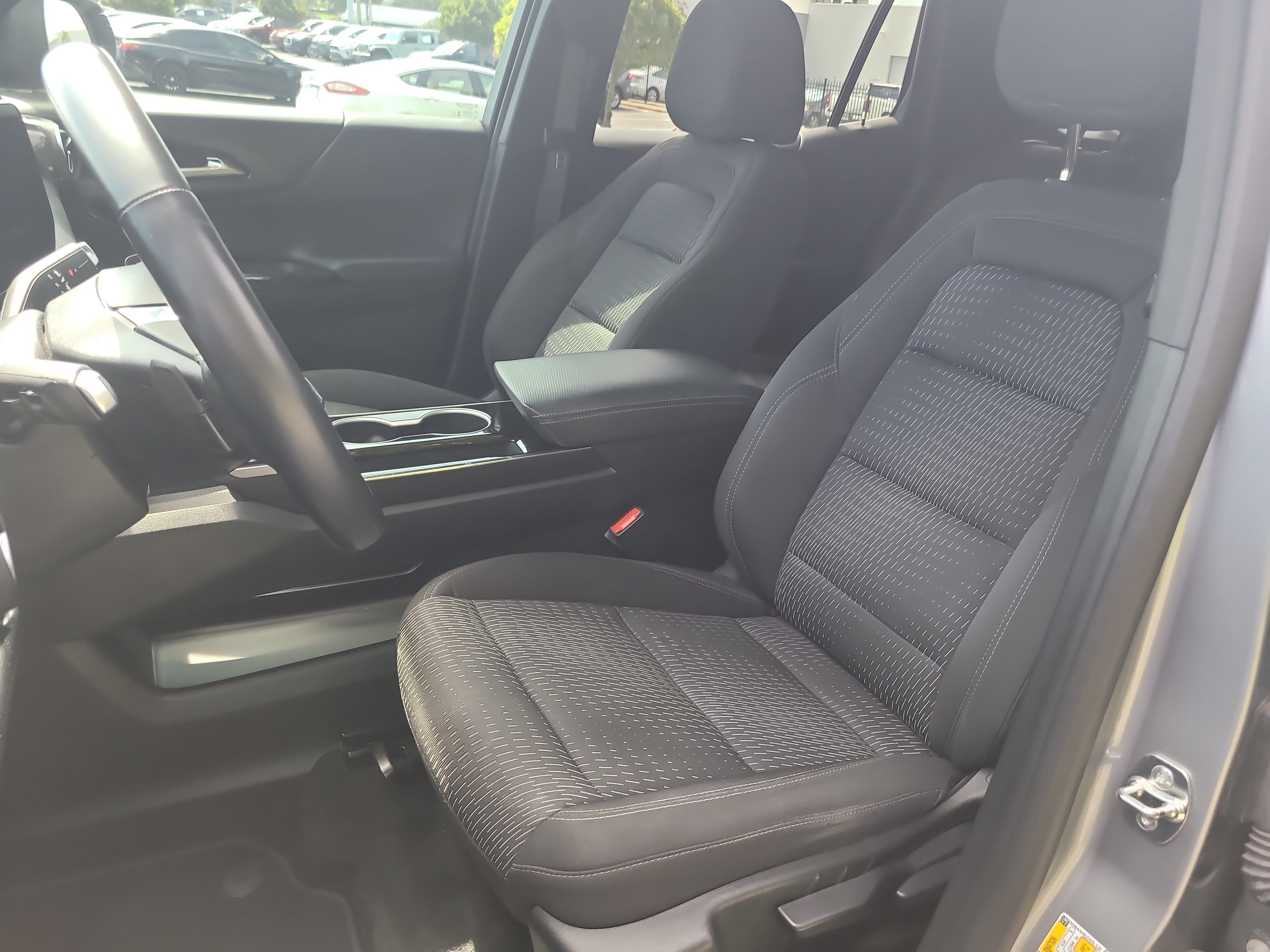 Used 2025 Chevrolet Equinox LT w/ Safety and Technology Package FWD image 21