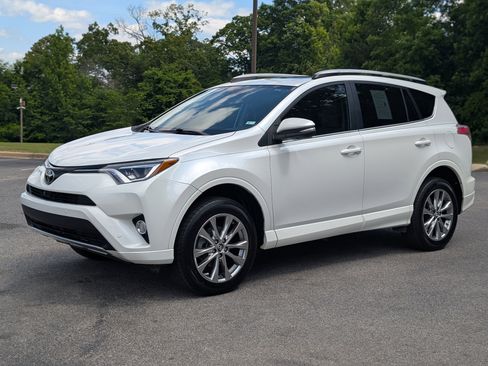 Used 2018 Toyota RAV4 Platinum FWD image 5