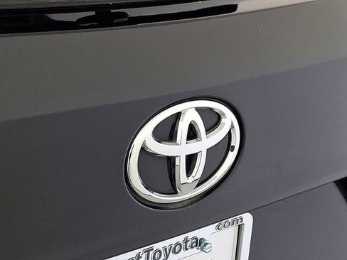 Used 2023 Toyota Highlander L image 34