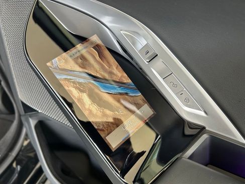 Used 2025 BMW 740i RWD image 31