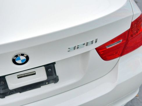 Used 2011 BMW 328i xDrive Sedan image 10