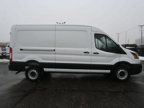 New 2026 Ford Transit 250 148 Medium Roof w/ Load Area Protection Package RWD image 4