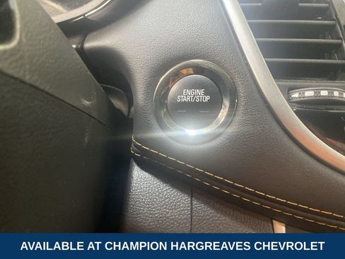 Used 2020 Chevrolet Trax LT w/ LT Convenience Package FWD image 22