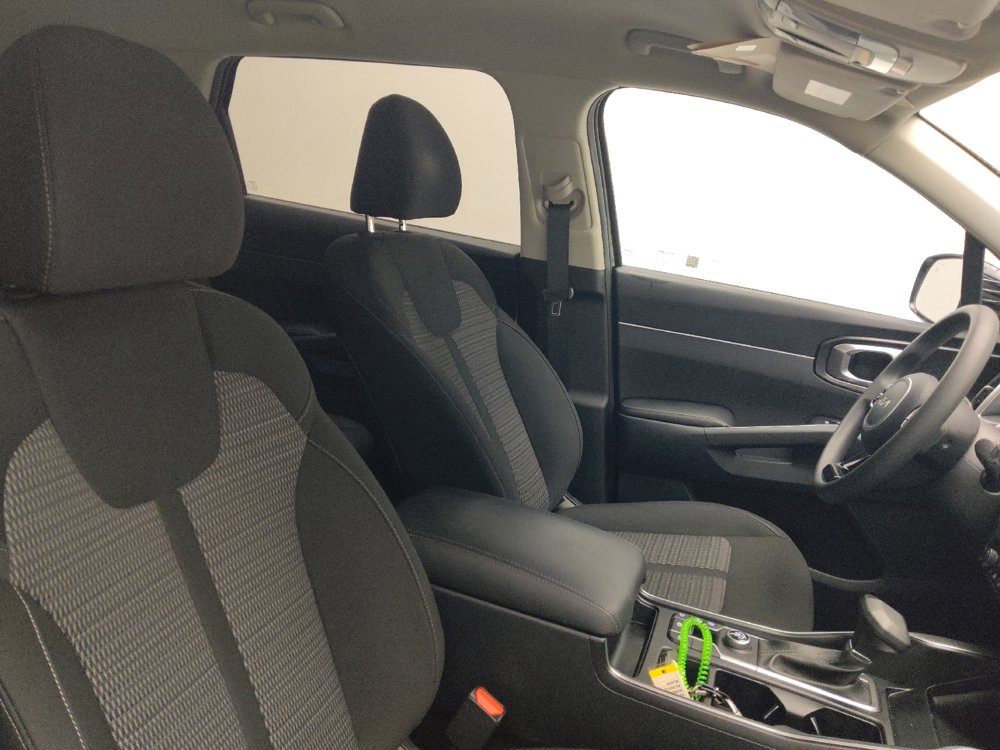 Used 2024 Kia Sorento LX FWD image 21