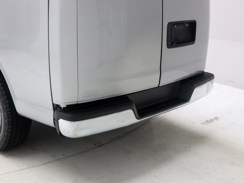 Used 2020 Chevrolet Express 3500 LT w/ LT Preferred Equipment Group RWD image 10